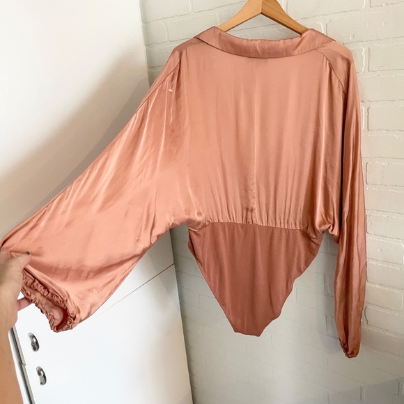 Revolve x Isabella Wrap Bodysuit Bronze Peach Satin Balloon sleeve Sz XXL - Picture 14 of 14